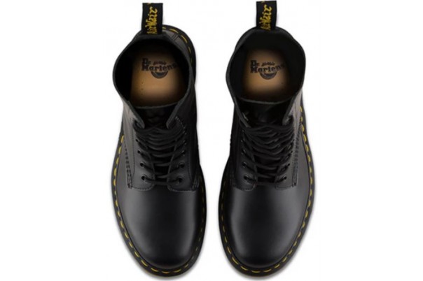 Dr.Martens 1490 10 Eyelet Boot Z Welt Black